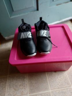 Nike Shoe Black &white  With Velcro  Covers  Lace 