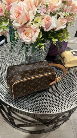 Make up bag $80. Good condition