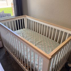 Modern Baby Crib & Mattress 
