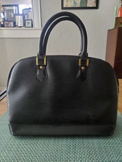 Louis Vuitton Alma PM in Black Epi Leather Handbag Purse