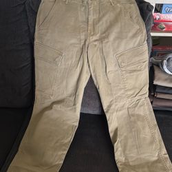 Guys Cargo Pants Like New Size 32x32 $20