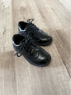 Children's shoes size 7