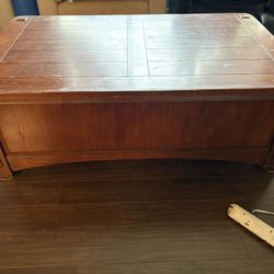 Lift-top Coffee Table 