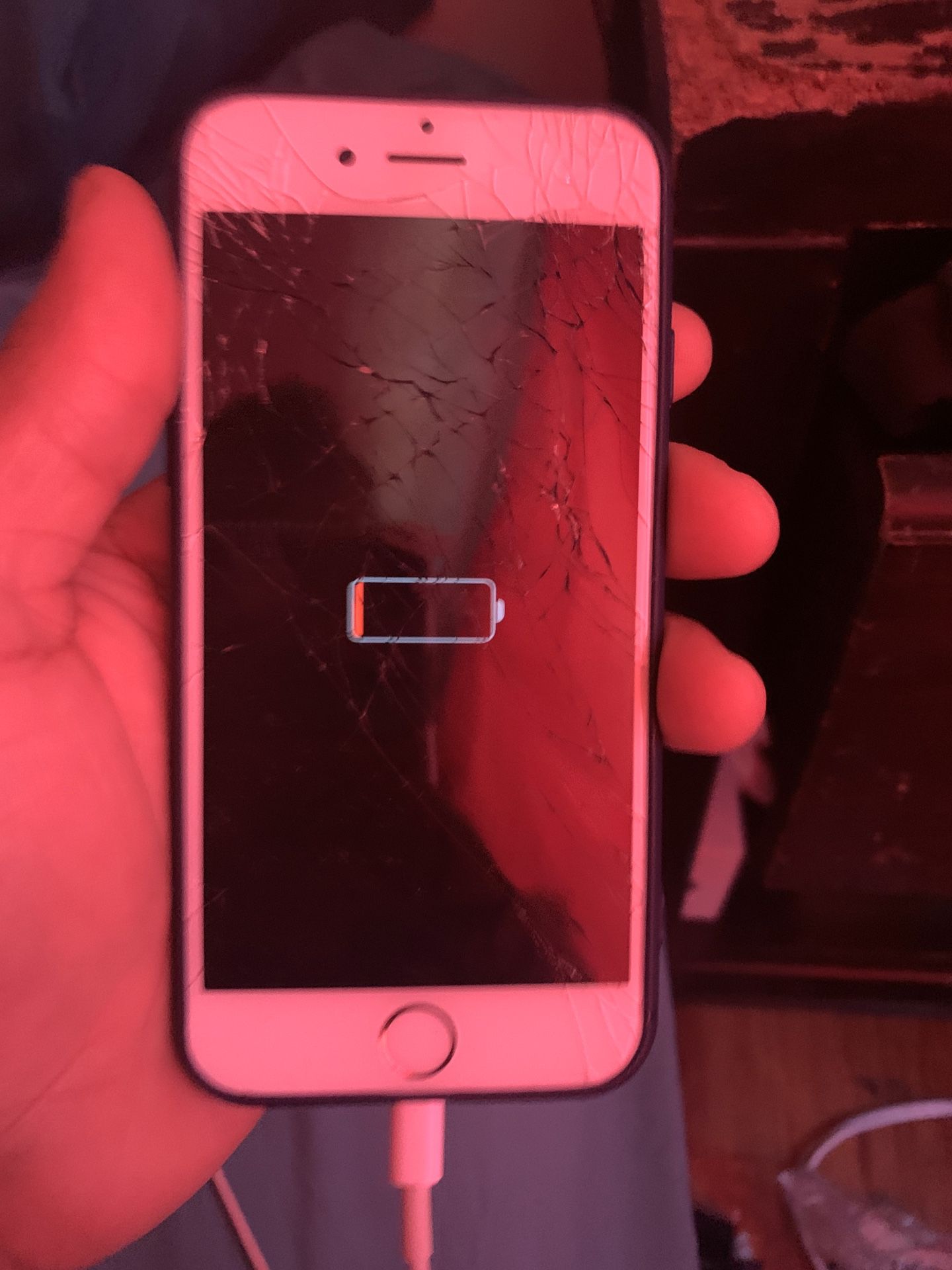 iPhone 6 unlocked needs a new screen but works and can still use