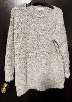 Simply Noelle Gray Knit Sweater