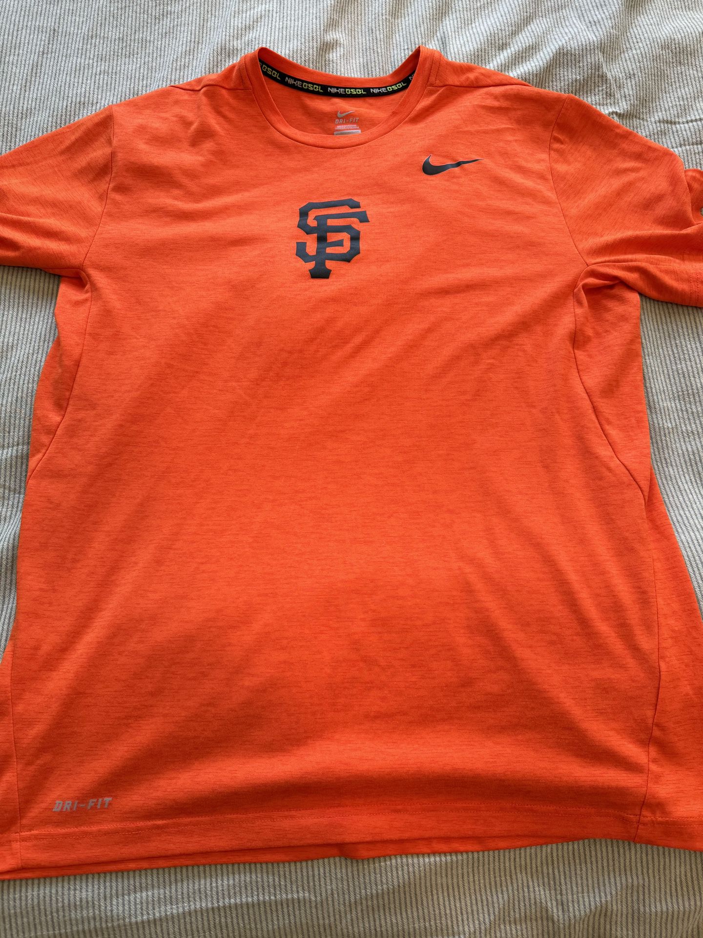 Men’s Nike Dri-Fit San Francisco Giants Shirt