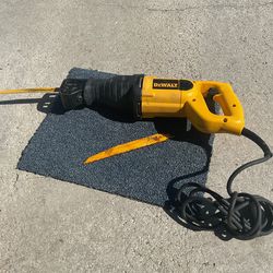 Reciprocating saw (DEWALT HEAVY DUTY) Works Excellent..extra blade..Senior owned..Hardly used.. NOTE: IF YOU SEE THIS ADD, ITS AVAILABLE 