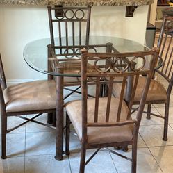 Glass Top Dinning Room Table.