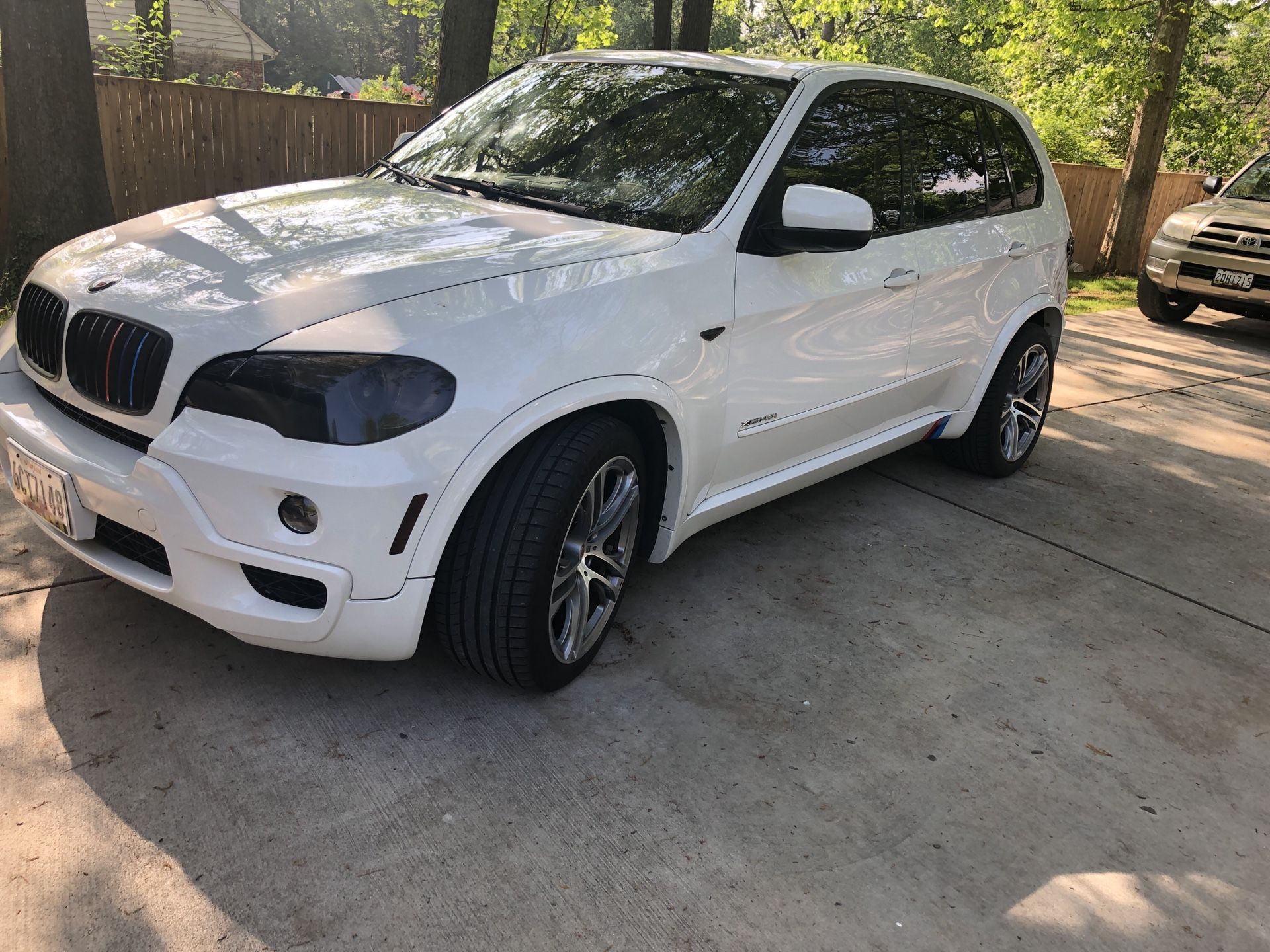 2009 x5 Bmw I am selling my beautiful car only have 82,000 miles in I am selling because not you used too much time Please will you have cash money