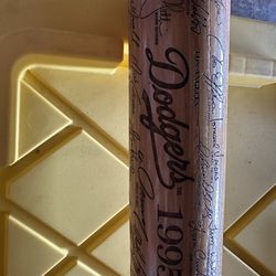 Los Angeles Dodgers 1995 Signed Bat - Heavy Hitter No. 1054 Out Of 1995 - $0 Make Offer