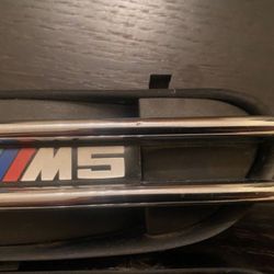 Genuine Passenger Side E60 m5 Fender Grill 