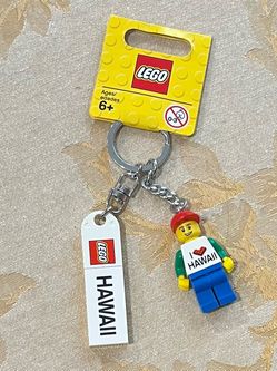 NWT retired LEGO keychain I ❤️ Hawaii