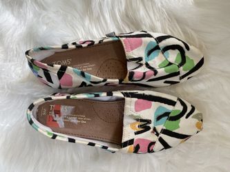 Toms Shoes