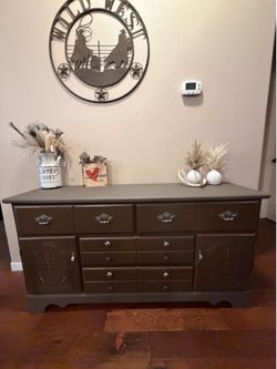 Dresser.