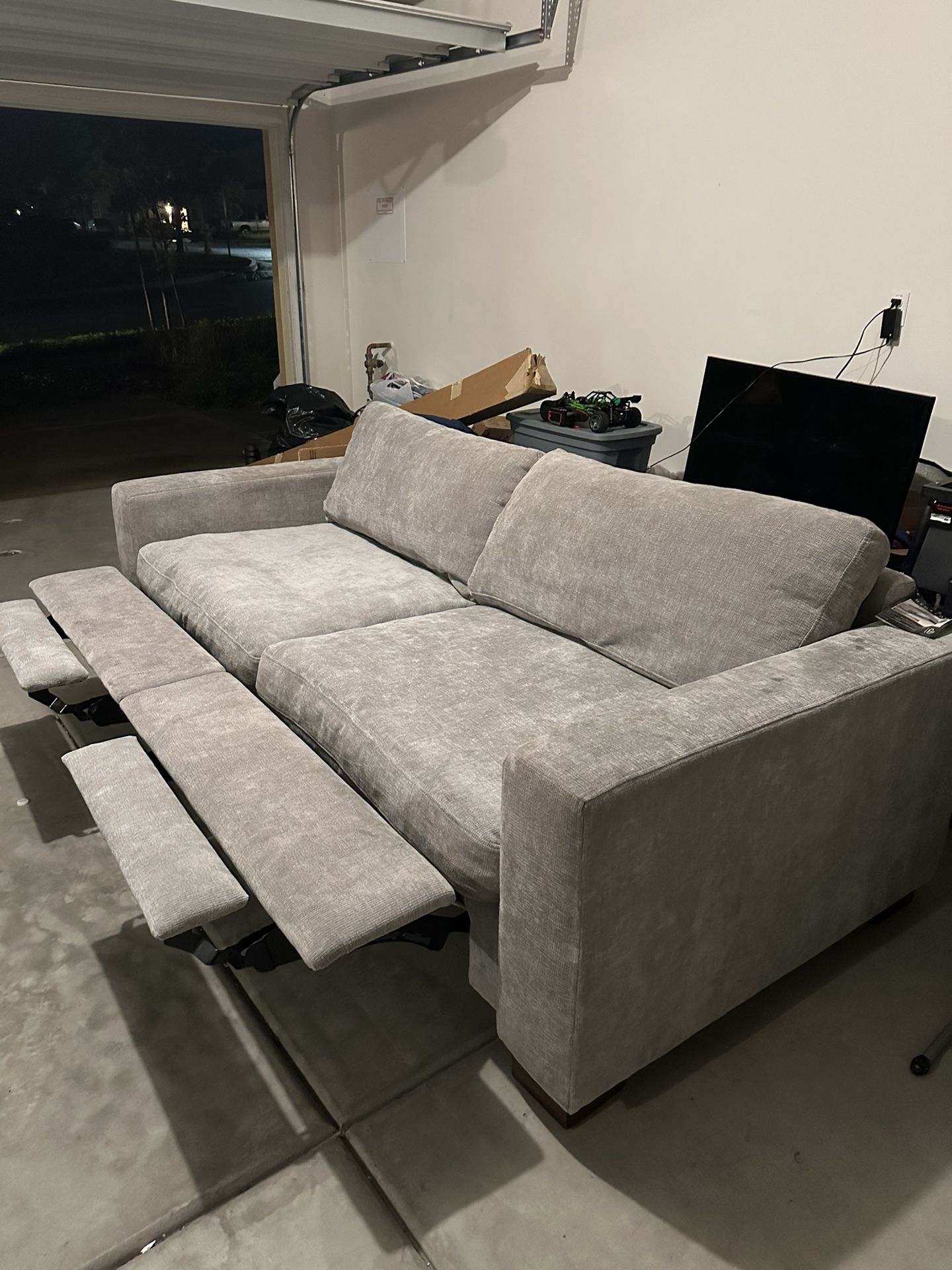 HENREDON COSTCO COUCH