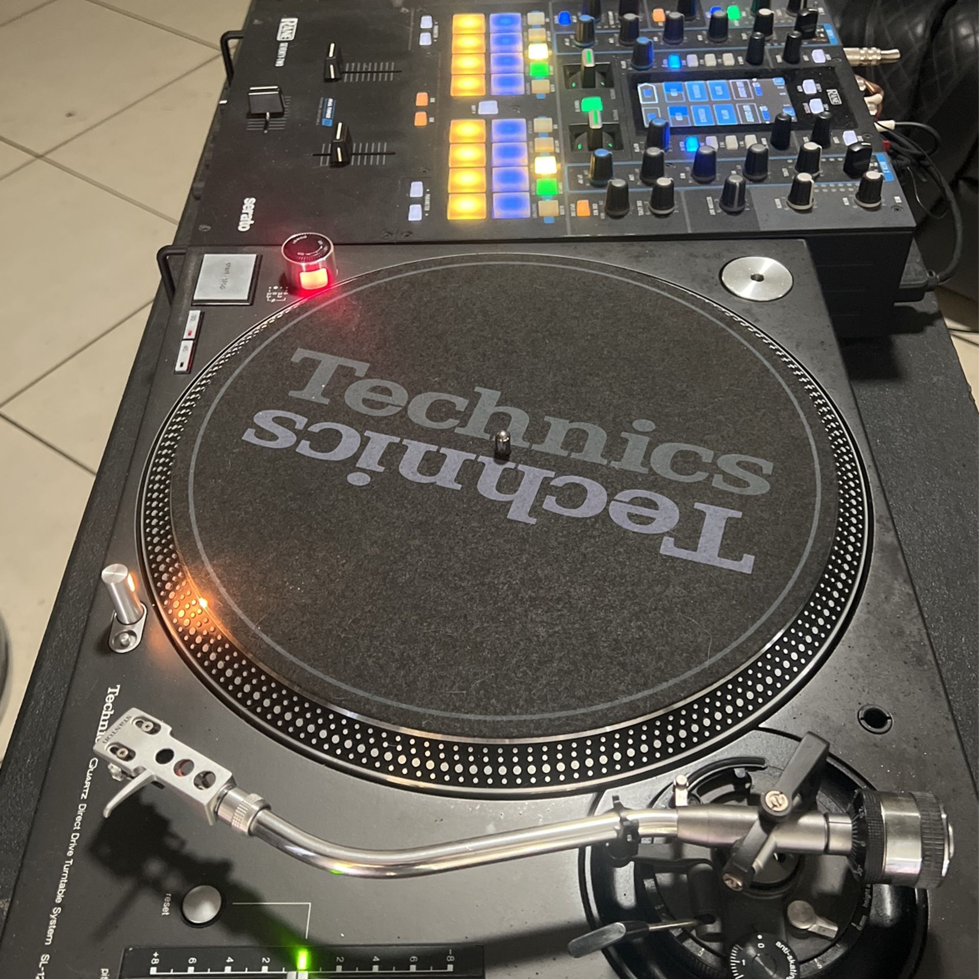 TWO TECHNICS SL1210 M3D AND MIXER RANE 72
