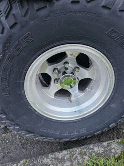 Cooper Discoverer STT Pro 35x12.50 R15LT