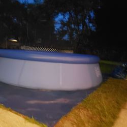 Big Size Pool With All The Maintenance Tools