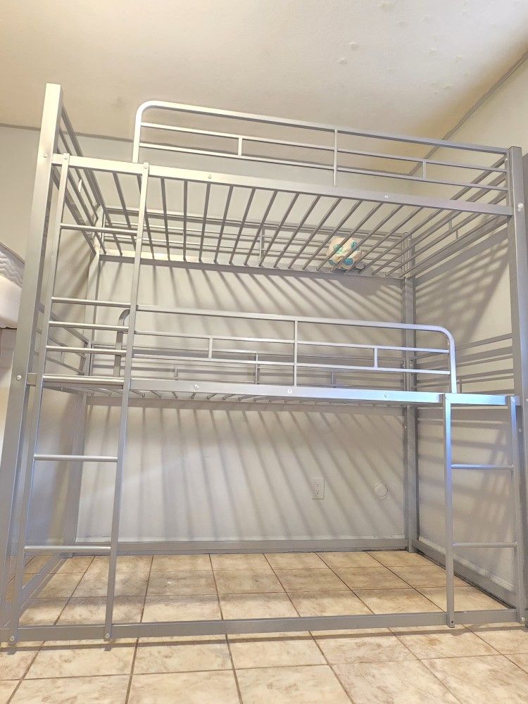 Litera De Tres Camas