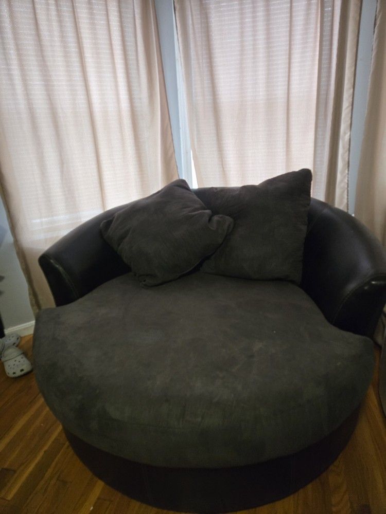 Round Sofa
