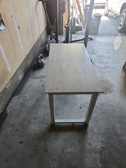 Table lightly used