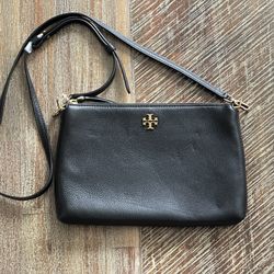 🆕 Tory Burch Kira Small Pebbled Leather Top-Zip Crossbody | Adjustable Strap
