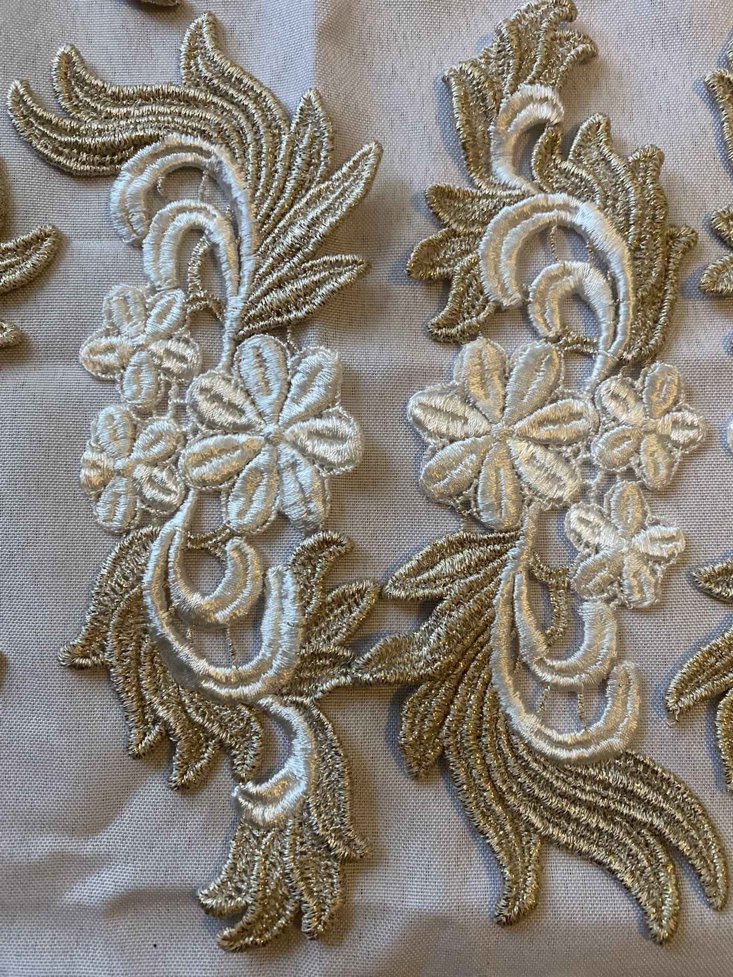 Three Flowers Clothing Decorative Beautiful Design Pattern Patches: White/Glittered Golden: L. 8 1/2"X W. 3 1:2"Approx.
