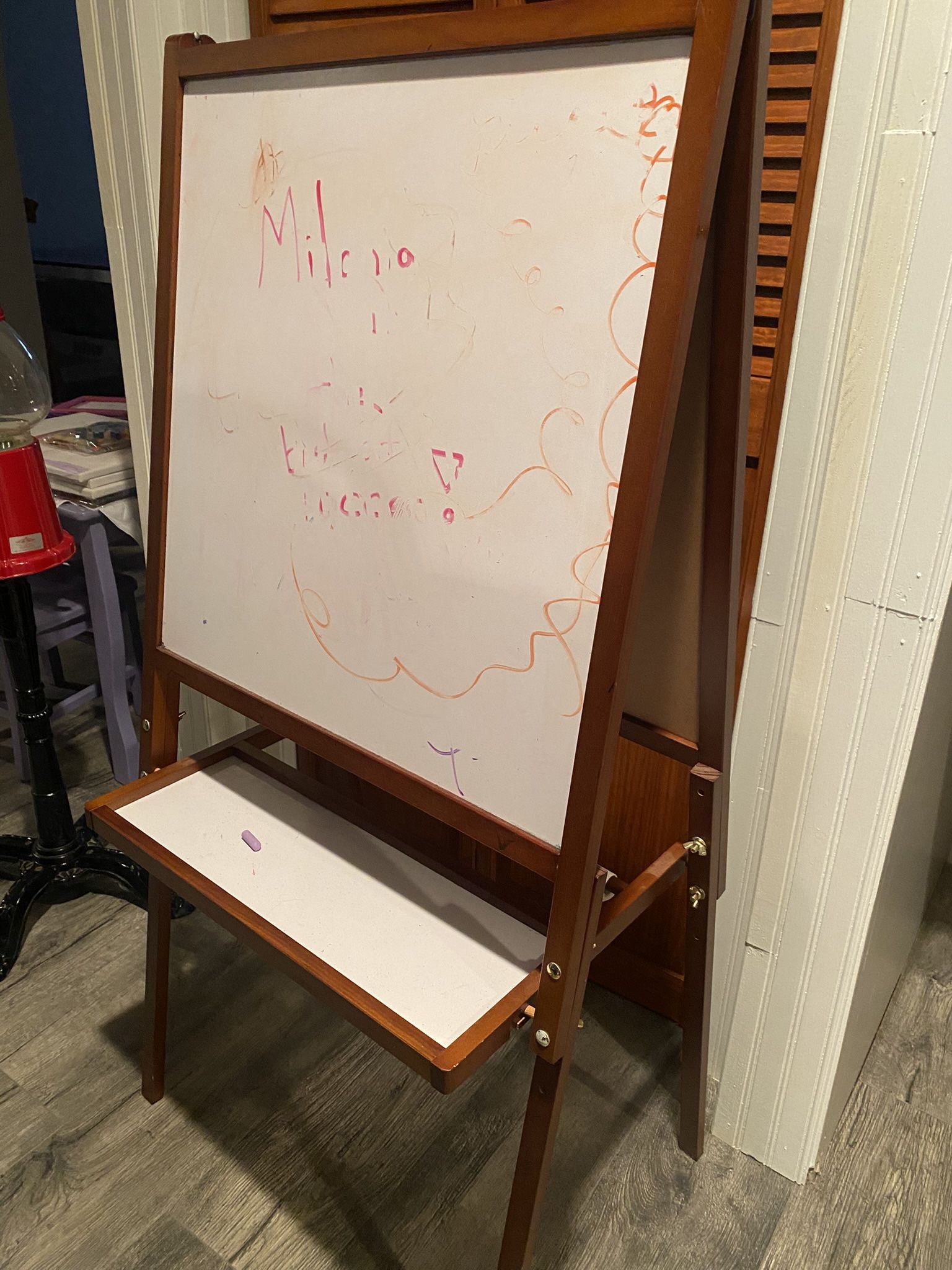 Kid’s Dry Erase/Chalk Board Easel