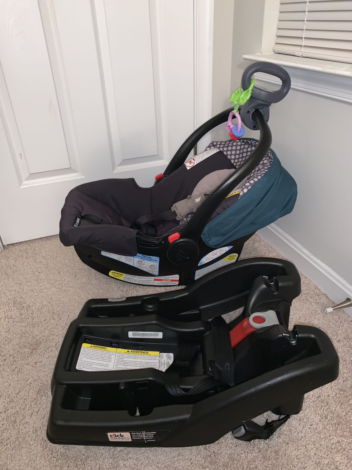 Graco's SnugRide Click Connect 30 Infant Car Seat and base