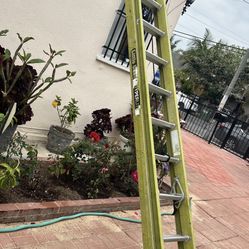 Excellent Condition, Fiberglass Extension Ladders