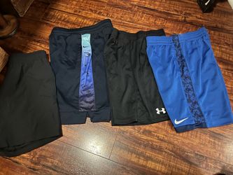 Boys youth shorts / large / Nike / back to school