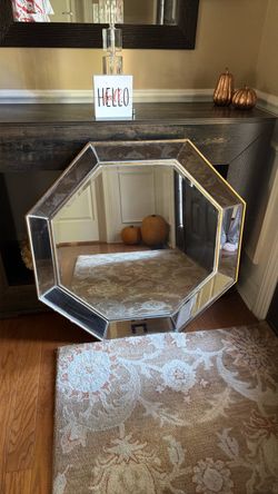 Wall mirror