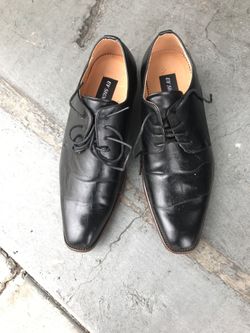 Black dress shoes