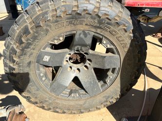 Ford 20” xd wheels with 37” tires