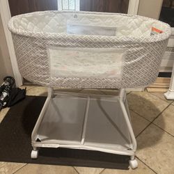 Delta Children Bassinet
