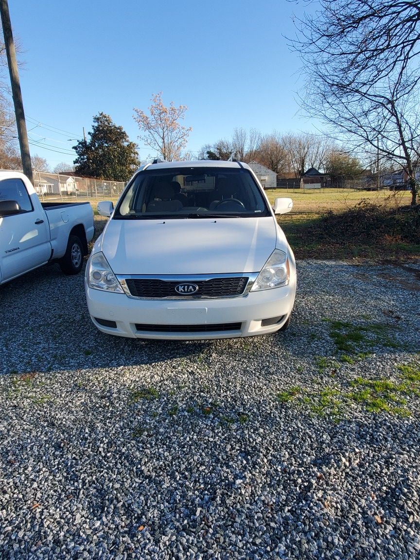 2012 Kia Sedona