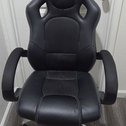 Black Racing-Style Gaming / Office Desk Chair