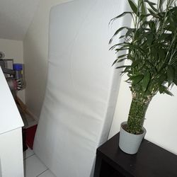 Twin mattress