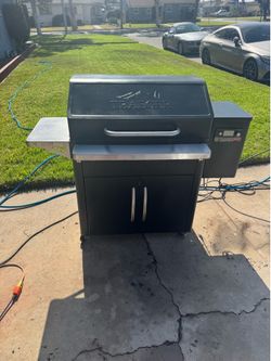Traeger Silverton 810 WiFi with super smoke