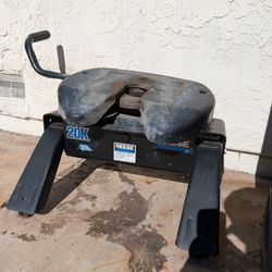 Reese 20k Fifth Wheel Hitch