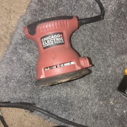 Corded Chicago Electric Power Tools 5" Orbital Palm Sander