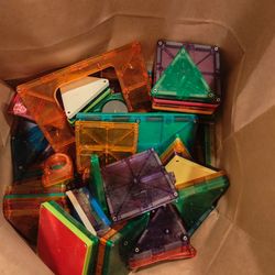 Two Huge Bags of Magnatiles!