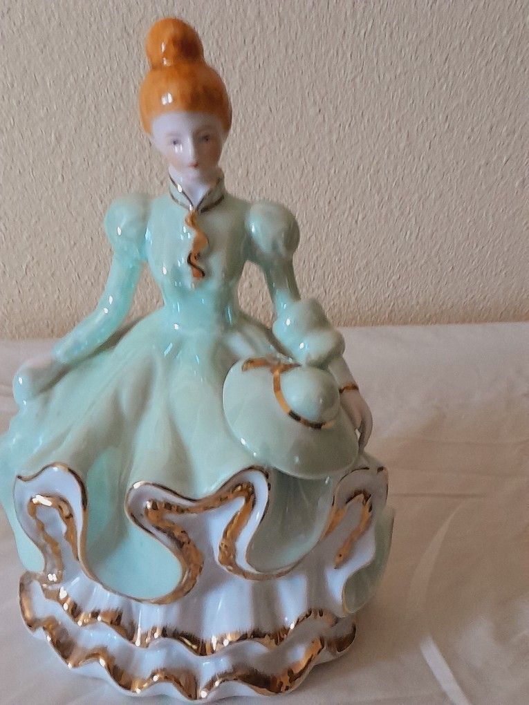 Musical Southern Bell Figurine