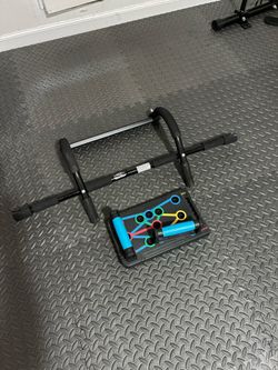 Pull up bar and push up board