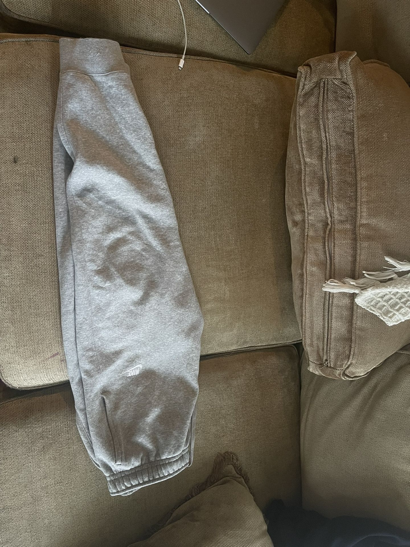 Nike Grey Sweatpants Sz Medium 