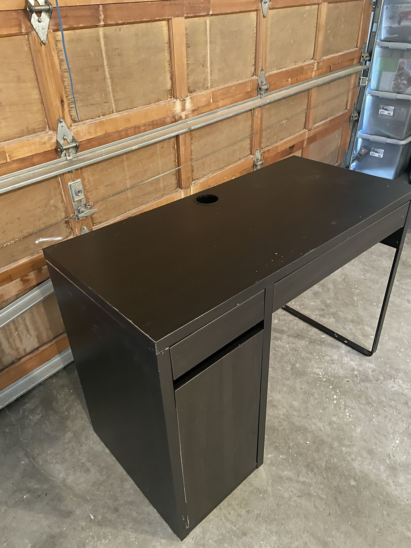 IKEA - Micke Computer Desk 