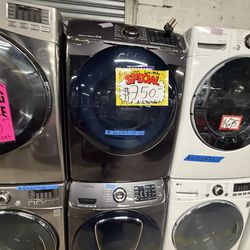 Front load washer and dryer set In great condition well cleaned, delivery available 🚚