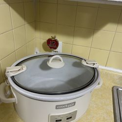 Crock-Pot 7-Quart Cook and Carry Programmable Slow Cooker with Carry Bag