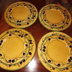 Eight Pieces Williams Sonoma Coursange Nicoise Olive