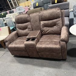 RV Loves eat Recline r So fa with Console